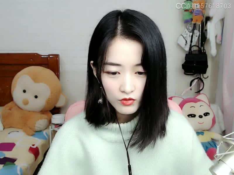 【战为年度】呆萌小七七的其他游戏直播间_【战为年度